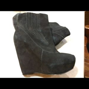 Elizabeth and James Score booties.